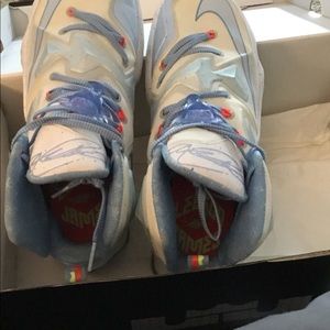 Nike ..good shape,,size 8.